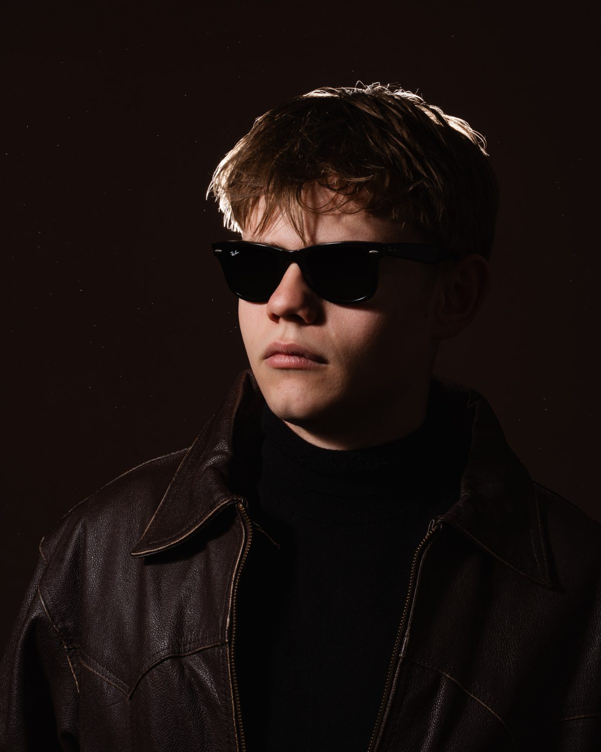 asger-praest-singer-songwriter-studio-portrait-photography