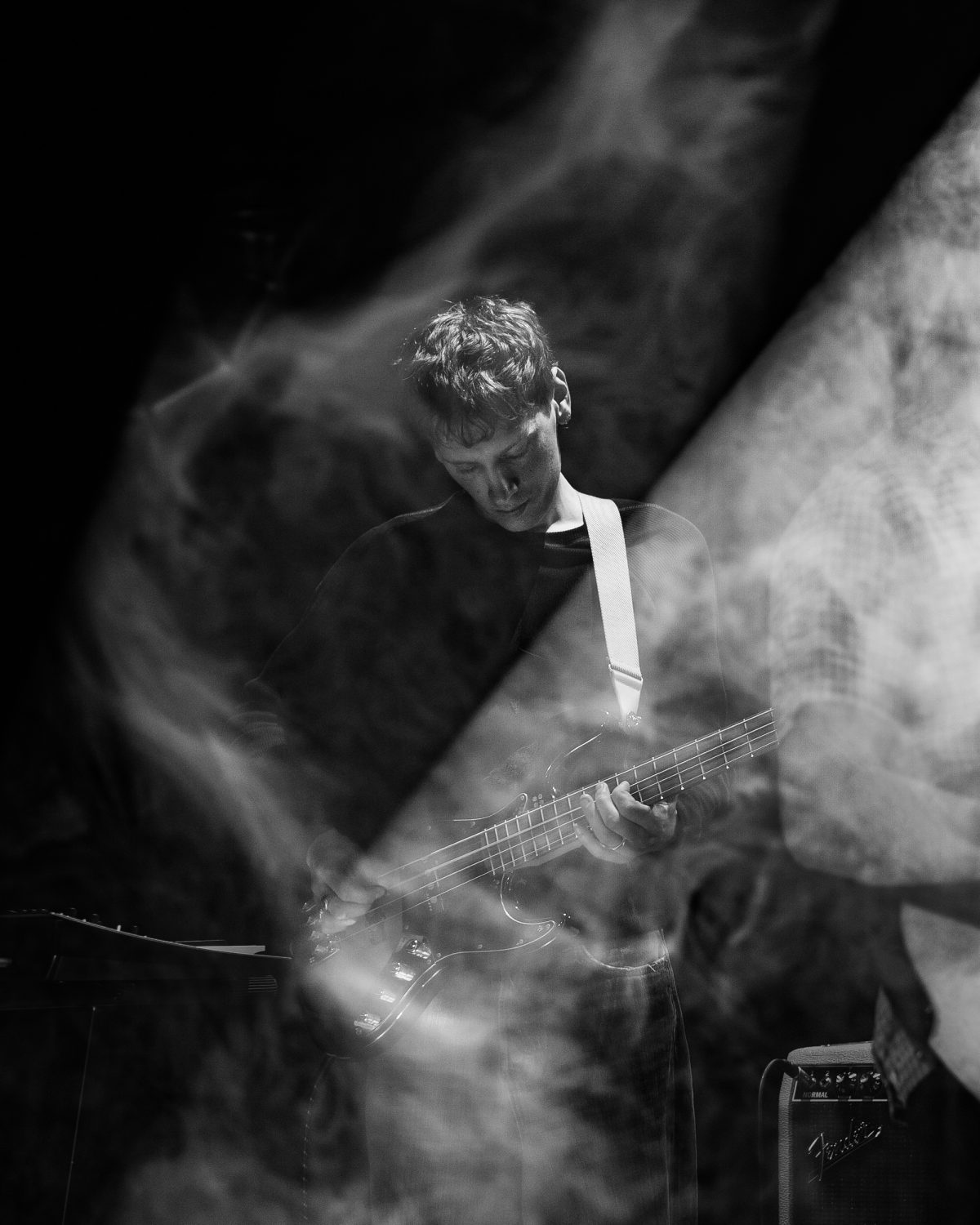 omvaendt-concert-live-blackwhite-smoke-aarhus-radar-2025